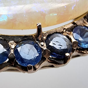 Vintage 9ct Gold Opal & Sapphire Cluster Pendant close-up