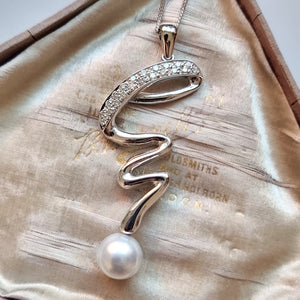 18ct White Gold Pearl and Diamond Twist Pendant with Chain front