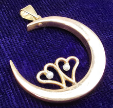 Load image into Gallery viewer, Antique 9ct Gold Heart Crescent Pendant
