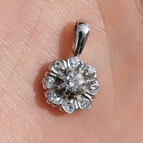 Vintage 18ct Gold Diamond Flower Pendant
