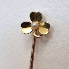 Load image into Gallery viewer, Antique 15ct Gold Clover Pearl Stick/Tie Pin head
