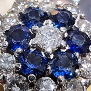 Vintage 18ct White Gold Sapphire & Diamond Cluster Ring, 0.85ct close-up of stones