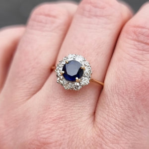 Vintage 18ct Gold Sapphire & Diamond Cluster Ring modelled on finger