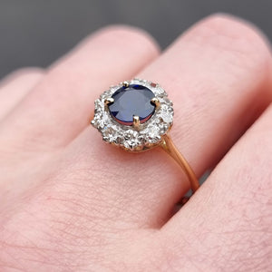 Vintage 18ct Gold Sapphire & Diamond Cluster Ring modelled on finger