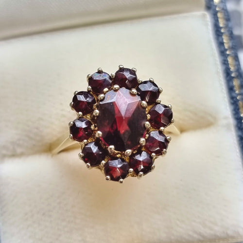 Vintage 14ct Gold Garnet Cluster Ring in box