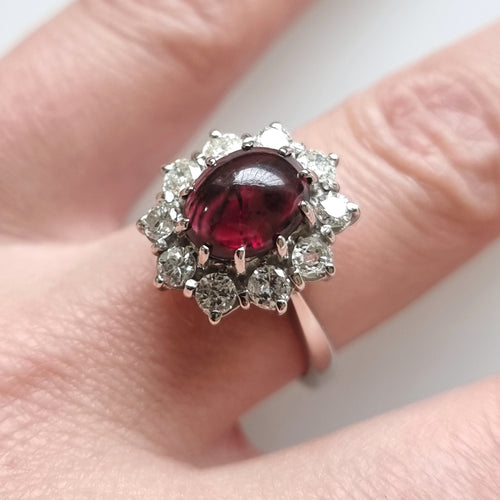 Vintage 18ct White Gold Garnet & Diamond Cluster Ring modelled