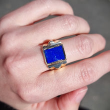 Load image into Gallery viewer, Vintage 9ct Gold Lapis Lazuli Signet Ring
