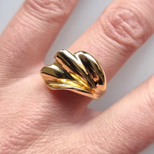 Load image into Gallery viewer, Vintage 18ct Gold Abstract Wave Ring modelled
