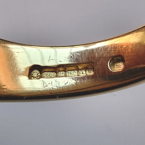 Vintage Solid 18ct Gold Oval Signet Ring, 13.8 grams hallmark