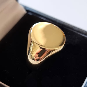 Vintage Solid 18ct Gold Oval Signet Ring, 13.8 grams in box