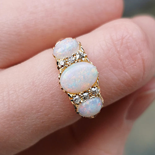 Edwardian 18ct Gold Opal & Diamond Ring