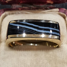 Load image into Gallery viewer, 9ct Gold Banded Agate Ring
