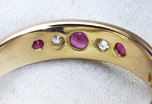 Vintage 18ct Gold Ruby & Diamond Five Stone Ring