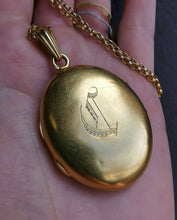 Load image into Gallery viewer, Victorian 18ct Gold Turquoise &amp; Pearl Locket
