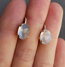 Load image into Gallery viewer, Vintage 9ct Gold Moonstone Screw-Back Earrings
