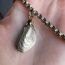 Load image into Gallery viewer, Antique Silver Charm Necklace | Mussel
